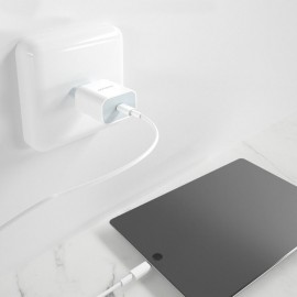 شارژر دیواری DUDAO مدل A8EU به همراه کابل تبدیل USB-C به لایتنینگ